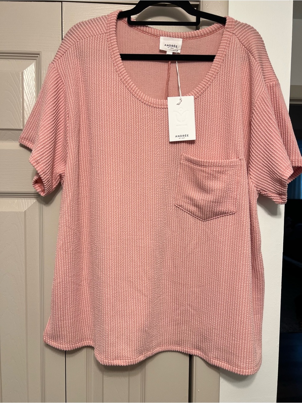 *NWT* Andree By Unit Pink Waffle Knit Short-Sleeve Pocket Top